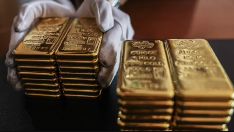 В начале недели цены на золото продолжили свой рекордный рост и достигли очередного исторического максимума, превысив $2 375 за унцию.