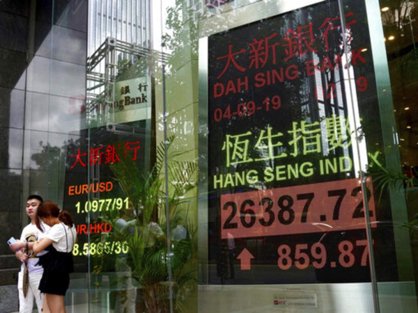 Индекс Hang Seng, при расчете которого учитываются 82 крупнейшие по капитализации на Гонконгской фондовой бирже компании, вырос по итогам торгов 24 апреля на 2,21% — до 17201,28 пункта.